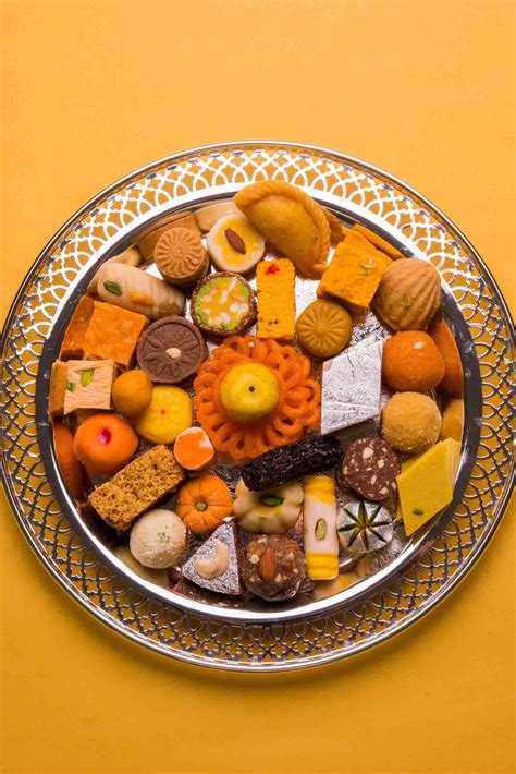 Onegreen. 0. ← Diwali snacks: list of best diwali snacks recipes. →. Best Diwali Recipes: These 20 dishes include murukku, samosa, aloo bonda, sooji halwa, paneer tikka, namakpare, rice kheer, onion bhaji, moong dal ka halwa, rasgulla, and onegreen, are among the best and most traditional dishes to prepare for Diwali.